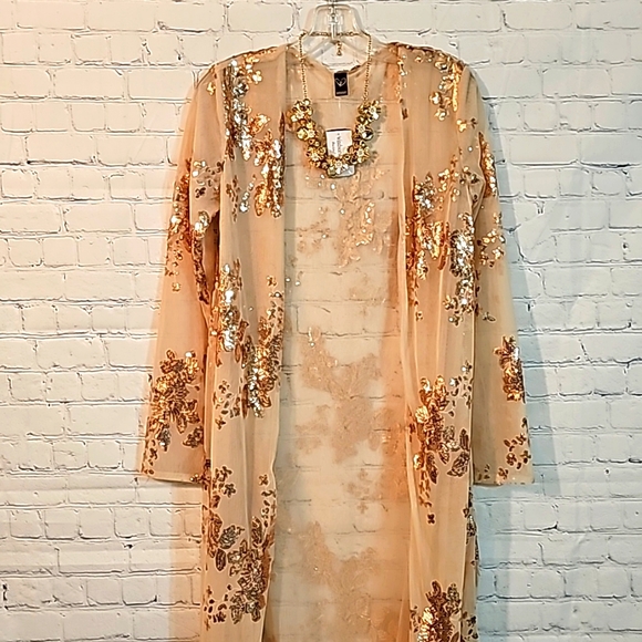 Windsor Shrug (M)  NWT - Picture 2 of 10